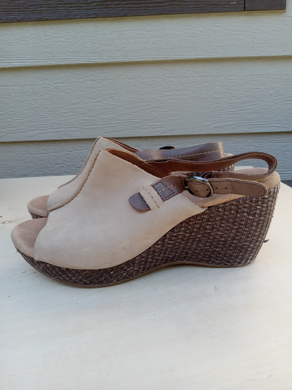 🍁Clarks Beige Suede Wedge Slingback Sandals Women's Size 9 Casual Comfort